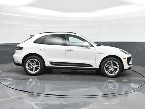 Certified 2023 Porsche Macan AWD/4WD image 10
