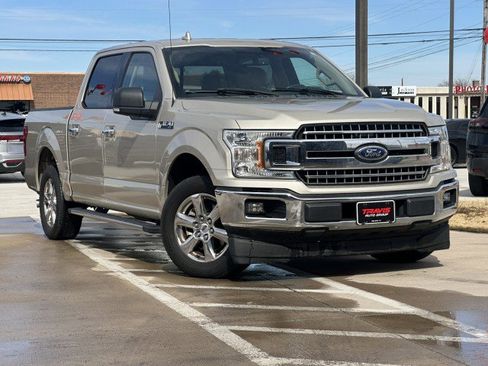 Used 2018 Ford F150 XLT w/ Equipment Group 302A Luxury image 3