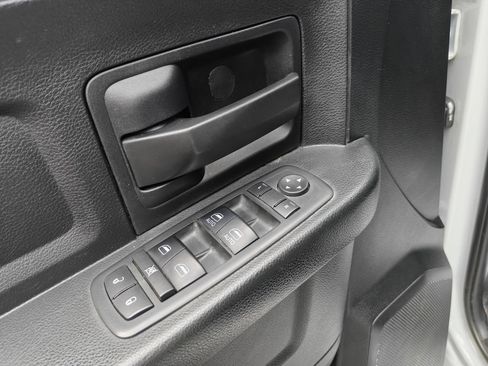 Used 2018 RAM 1500 Express AWD/4WD image 29