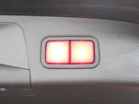 Used 2021 Mercedes-Benz GLA 250 w/ Premium Package image 26