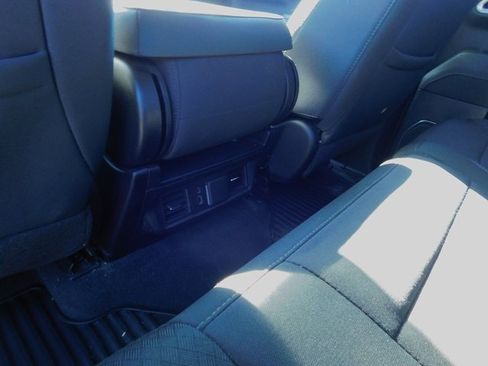 Used 2023 Chevrolet Silverado 1500 LT image 20