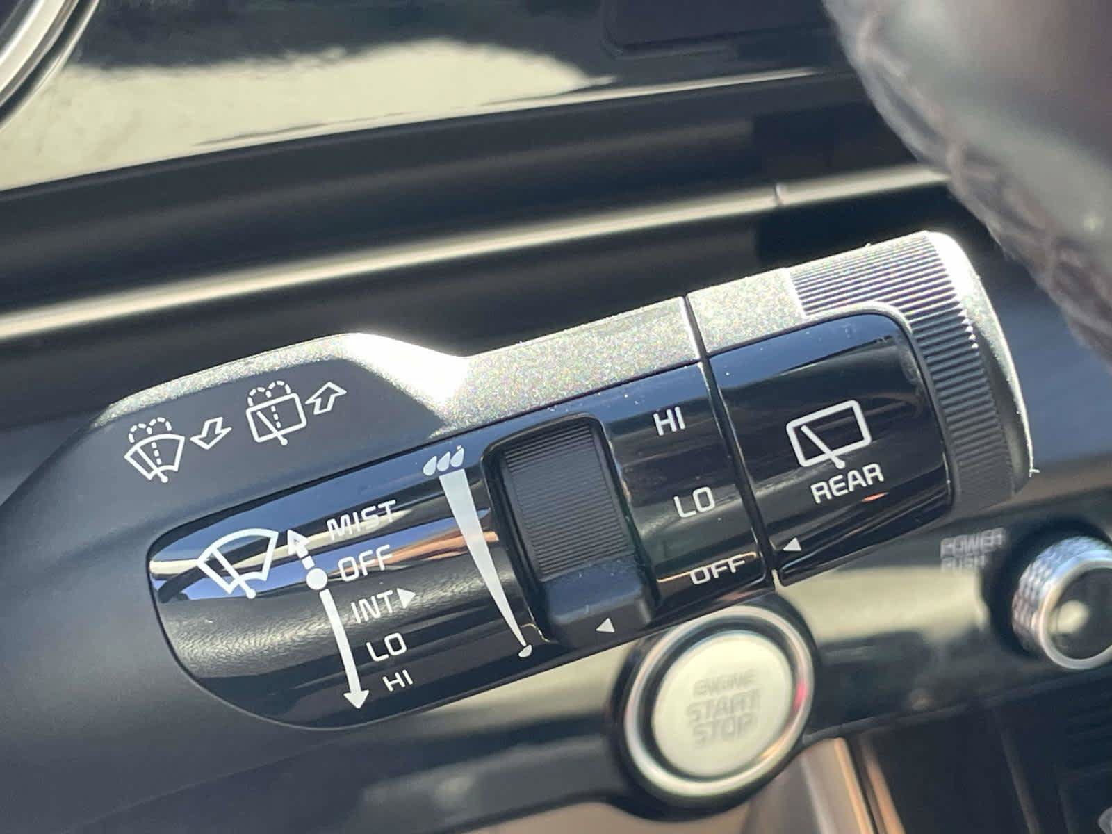 Used 2024 Kia Carnival EX FWD image 21