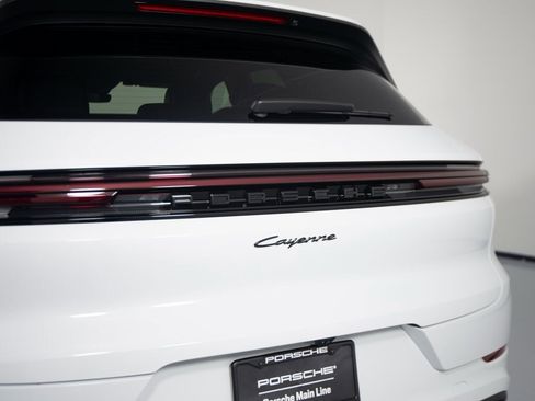 New 2026 Porsche Cayenne image 42