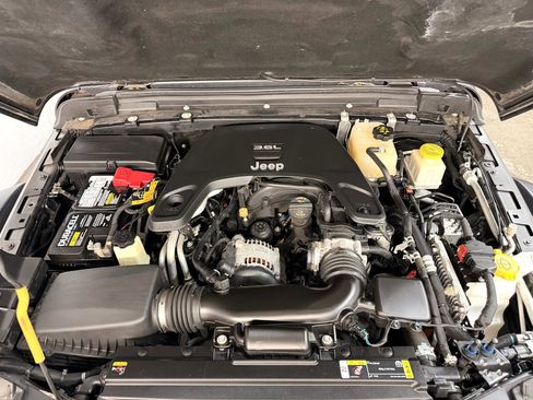 Used 2021 Jeep Gladiator Rubicon w/ Trailer Tow Package image 17