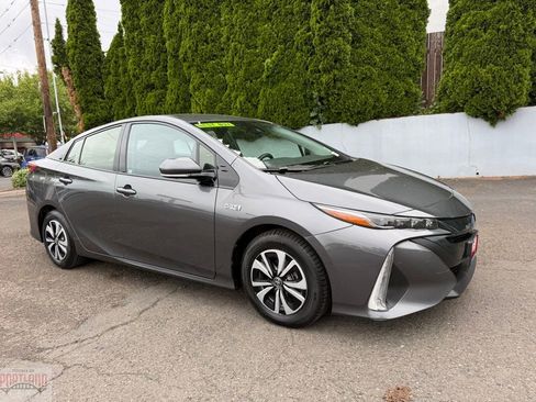 Used 2017 Toyota Prius Prime Plus FWD image 1