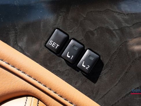 Used 2023 INFINITI QX80 Sensory w/ All-Season Package image 11