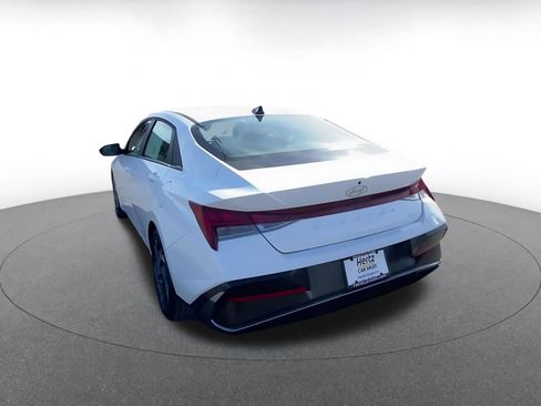 Used 2025 Hyundai Elantra Limited image 11