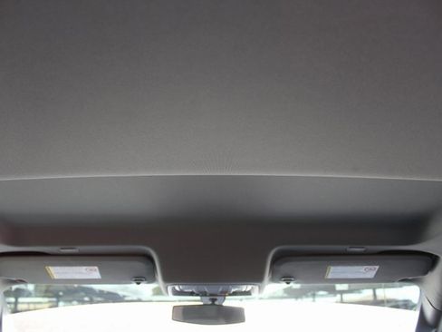 Used 2022 Chevrolet Silverado 2500 Custom w/ Custom Convenience Package image 16