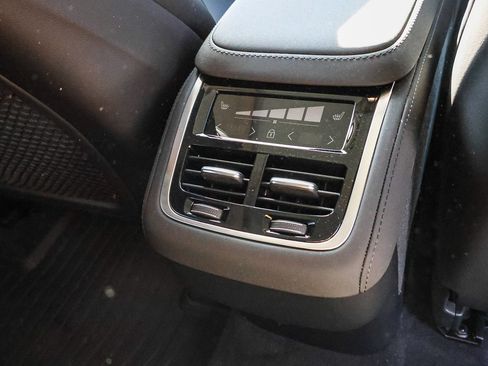 Used 2026 Volvo XC90 B5 Core w/ Protection Package Premier AWD/4WD image 22