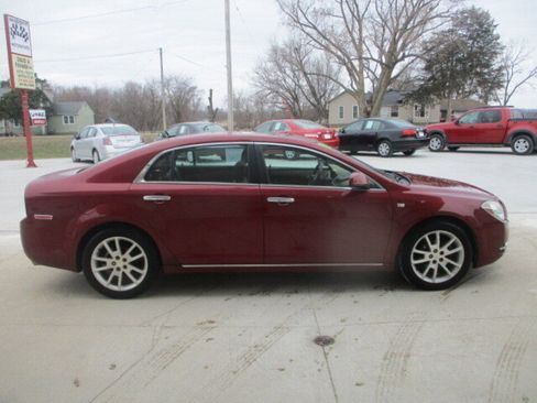 Used 2008 Chevrolet Malibu LTZ w/ Rear Power Package image 2