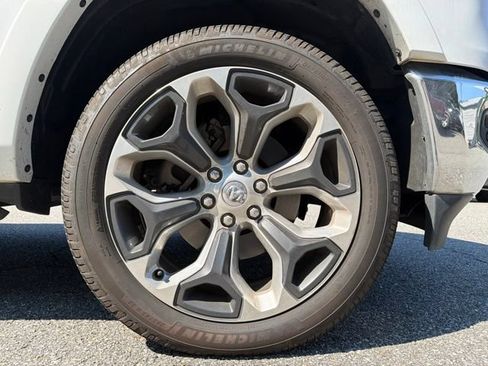 Used 2023 RAM 1500 Limited AWD/4WD image 3