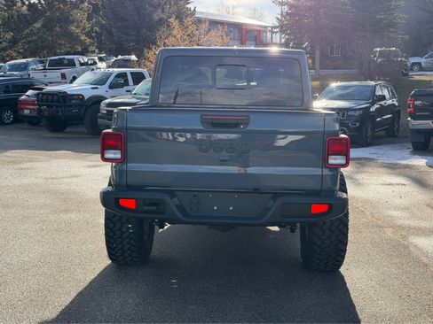 New 2025 Jeep Gladiator Sport image 7