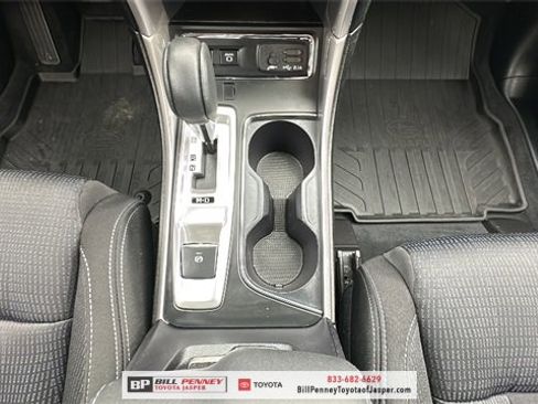 Used 2022 Subaru Ascent Premium w/ Convenience Package image 9