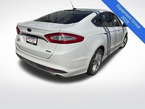 Used 2014 Ford Fusion SE w/ Equipment Group 202A image 2