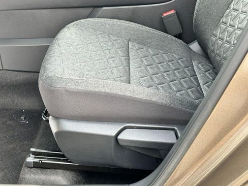 New 2026 Nissan Kicks SV image 11