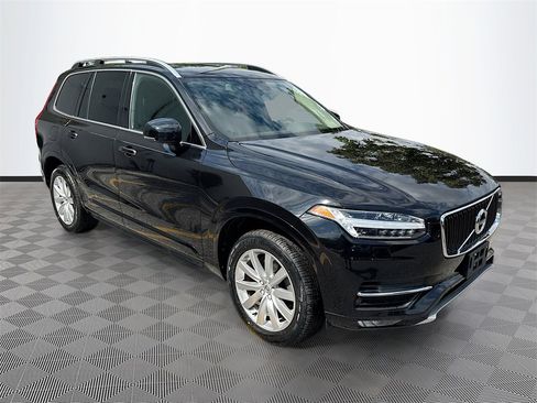 Used 2018 Volvo XC90 T6 Momentum w/ Momentum Plus Package image 4