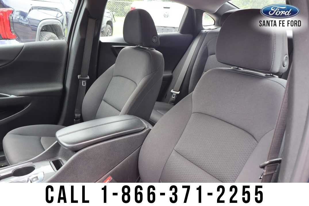 Used 2025 Chevrolet Malibu LT FWD image 13