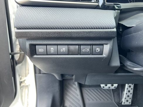 Used 2025 Toyota Camry SE FWD image 18