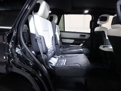 Used 2024 Toyota Sequoia Capstone AWD/4WD image 66