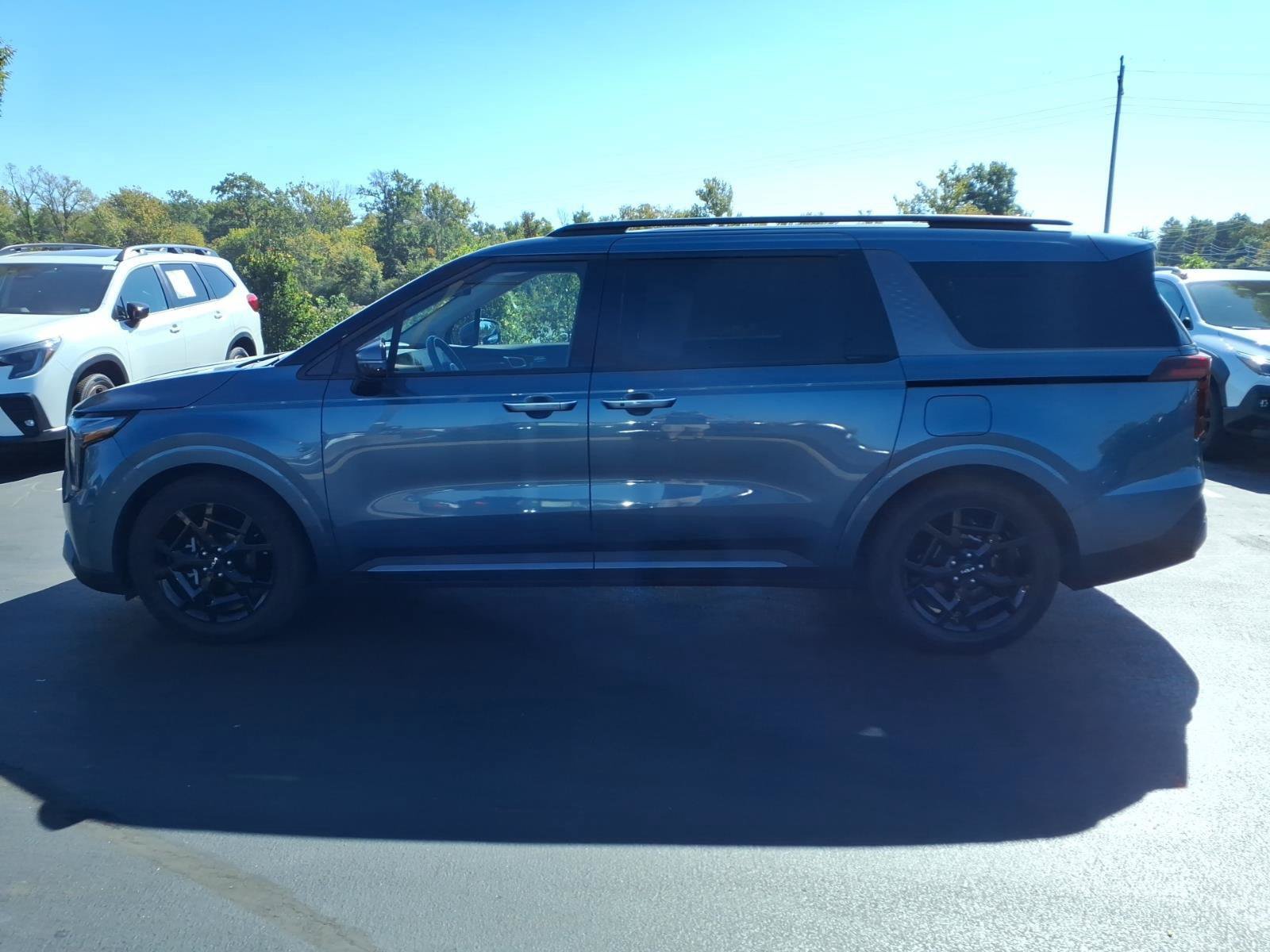 Used 2025 Kia Carnival SX Prestige FWD image 4