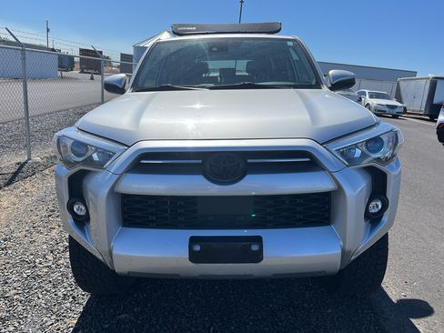 Used 2022 Toyota 4Runner SR5 AWD/4WD image 3