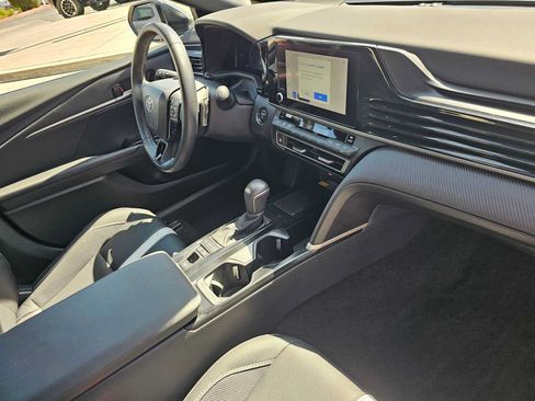 Used 2026 Toyota Camry SE FWD image 11