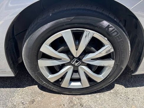 Used 2023 Honda Civic LX image 7