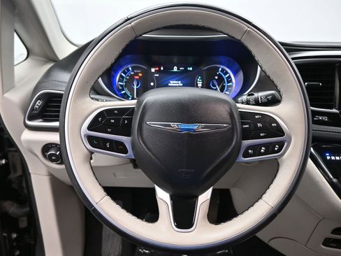 Used 2018 Chrysler Pacifica Limited w/ Advanced Safetytec Group image 13