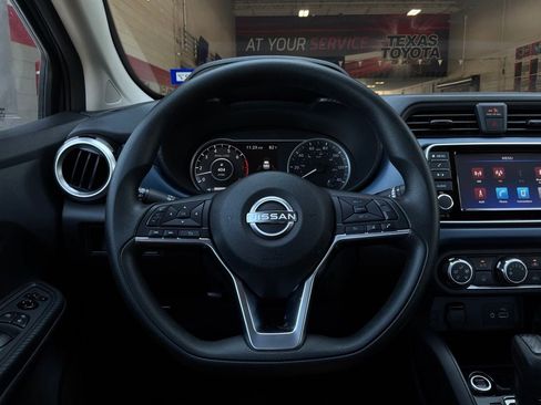 Used 2025 Nissan Versa SV FWD image 28