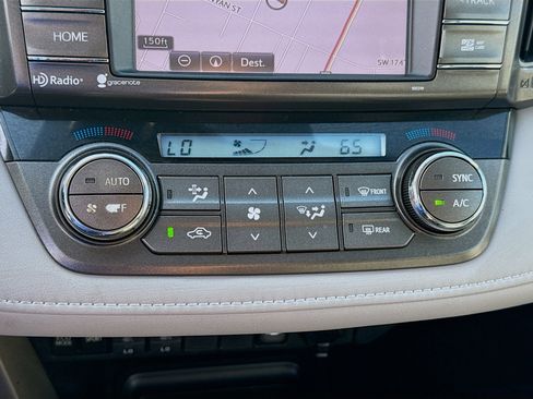 Used 2014 Toyota RAV4 Limited image 15