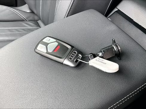 Used 2022 Audi Q5 2.0T Premium Plus w/ Premium Plus Package AWD/4WD image 35