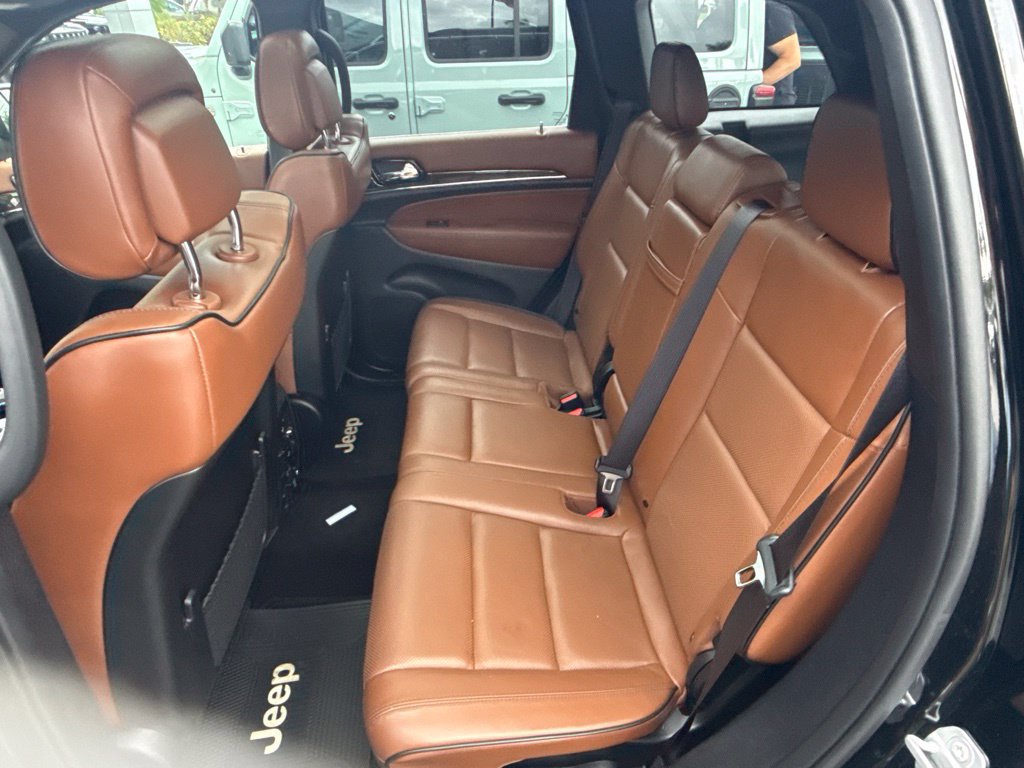 Used 2020 Jeep Grand Cherokee Overland RWD image 16
