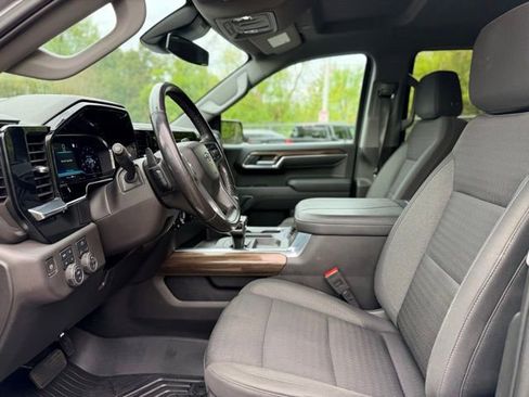 Used 2023 Chevrolet Silverado 1500 LT Trail Boss w/ Protection Package AWD/4WD image 6
