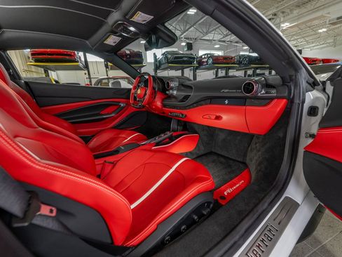Certified 2022 Ferrari F8 Tributo RWD image 18