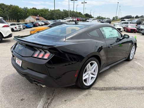Used 2026 Ford Mustang GT Premium RWD image 7