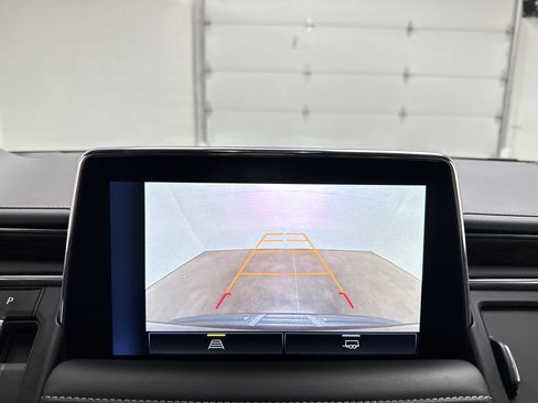 Used 2024 Chevrolet Suburban Premier image 39