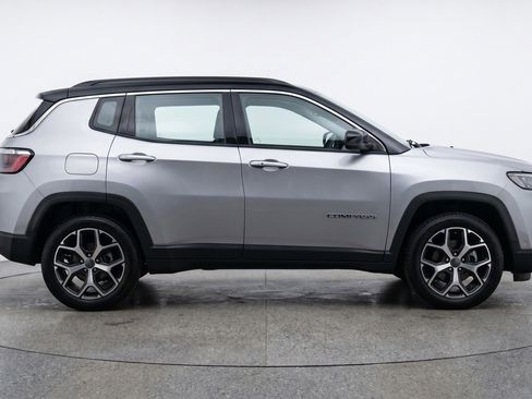 Used 2025 Jeep Compass Limited AWD/4WD image 11