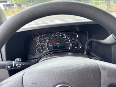 New 2025 Chevrolet Express 3500 Work Van w/ Driver Convenience Package image 28