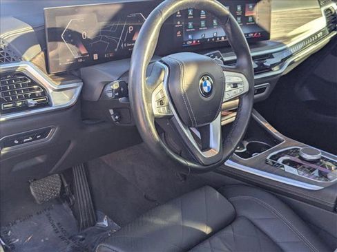 Used 2024 BMW X7 xDrive40i w/ Premium Package image 10