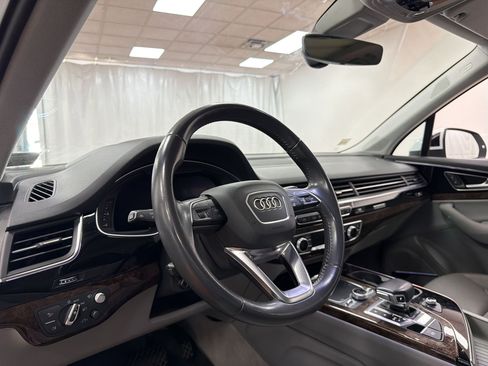 Used 2019 Audi Q7 3.0T Prestige image 4