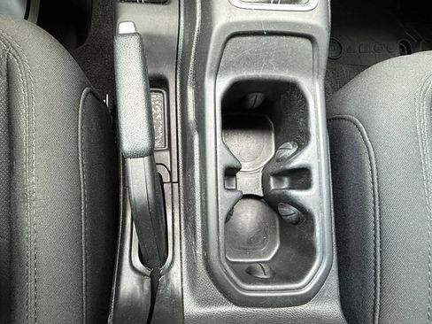 Used 2019 Jeep Wrangler Unlimited Sahara AWD/4WD image 27