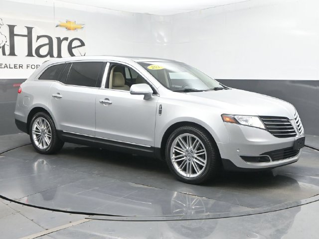 Used 2019 Lincoln MKT AWD image 6