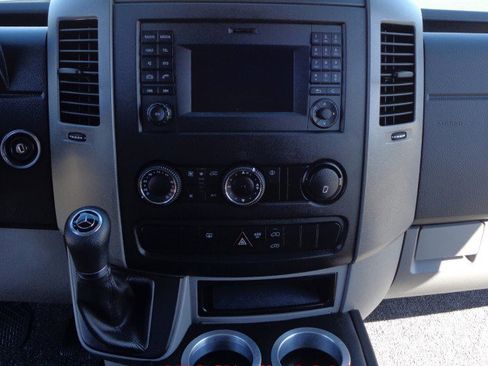 Used 2014 Mercedes-Benz Sprinter 2500 image 22