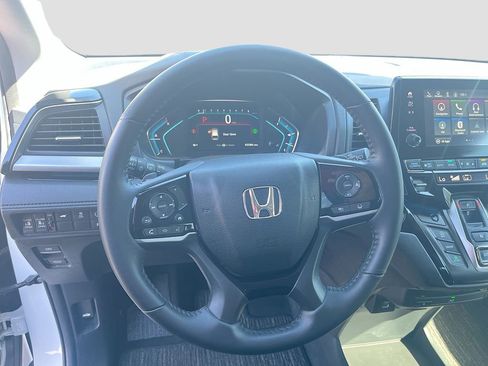 Used 2024 Honda Odyssey Touring image 11