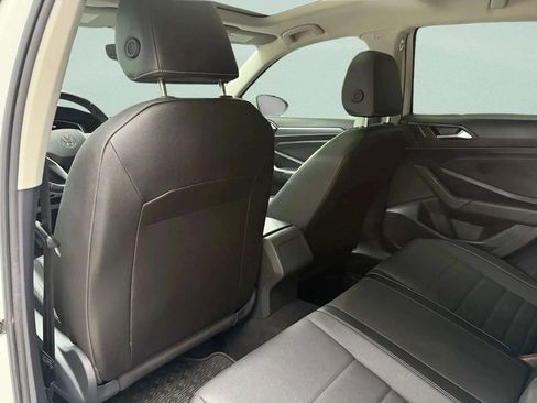 Used 2022 Volkswagen Jetta SE image 14