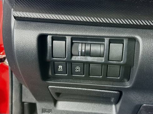 Used 2021 Subaru Crosstrek 2.0i AWD/4WD image 17