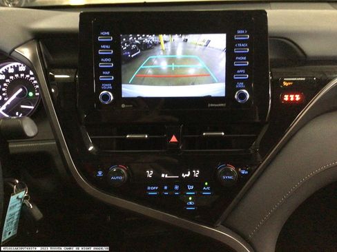 Used 2023 Toyota Camry SE image 9