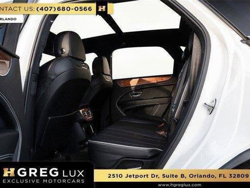Used 2022 Bentley Bentayga AWD/4WD image 49