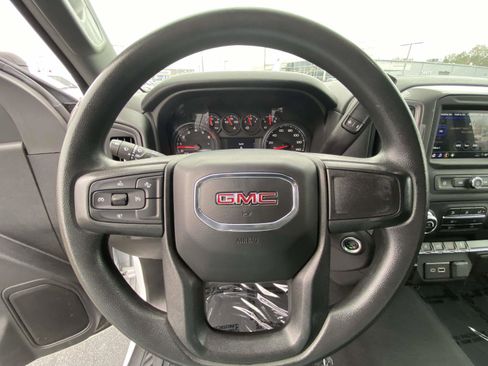 Used 2024 GMC Sierra 2500 Pro w/ Convenience Package image 18