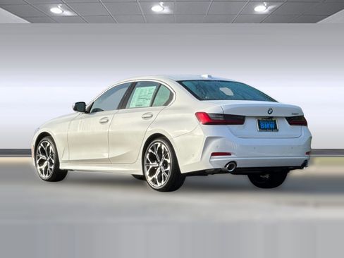 Used 2026 BMW 330i Sedan w/ Premium Package RWD image 3